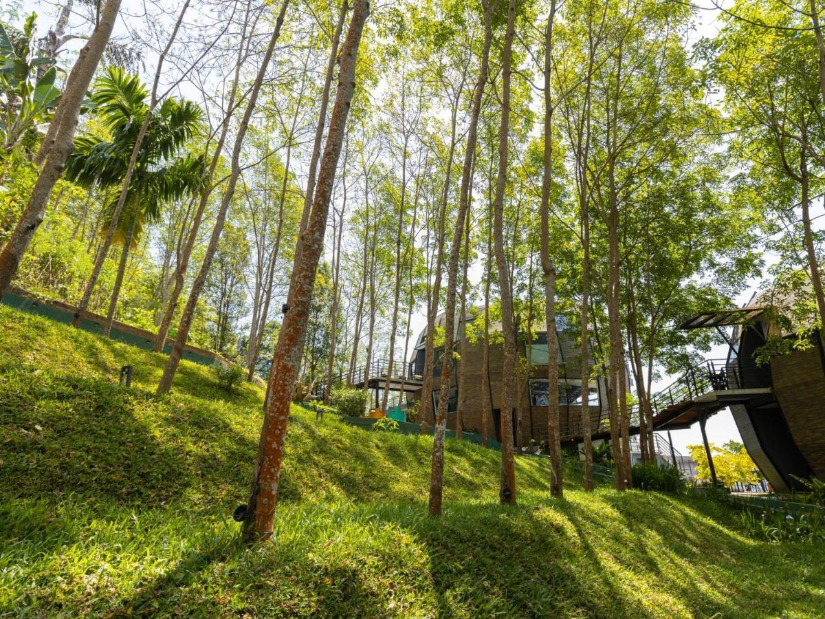 Acres Leisure & Hotel